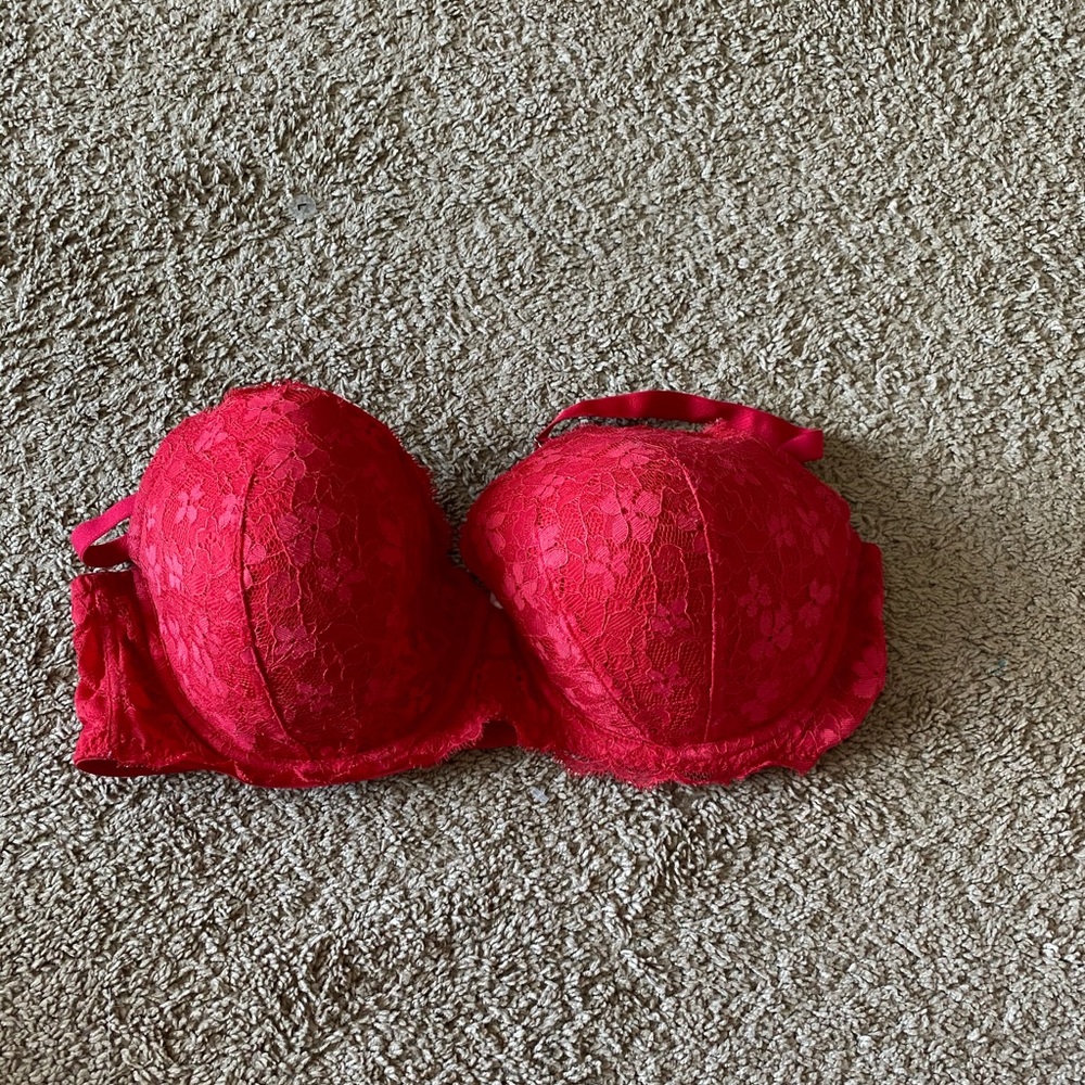Victoria’s Secret Red Lacy T-Shirt Bra